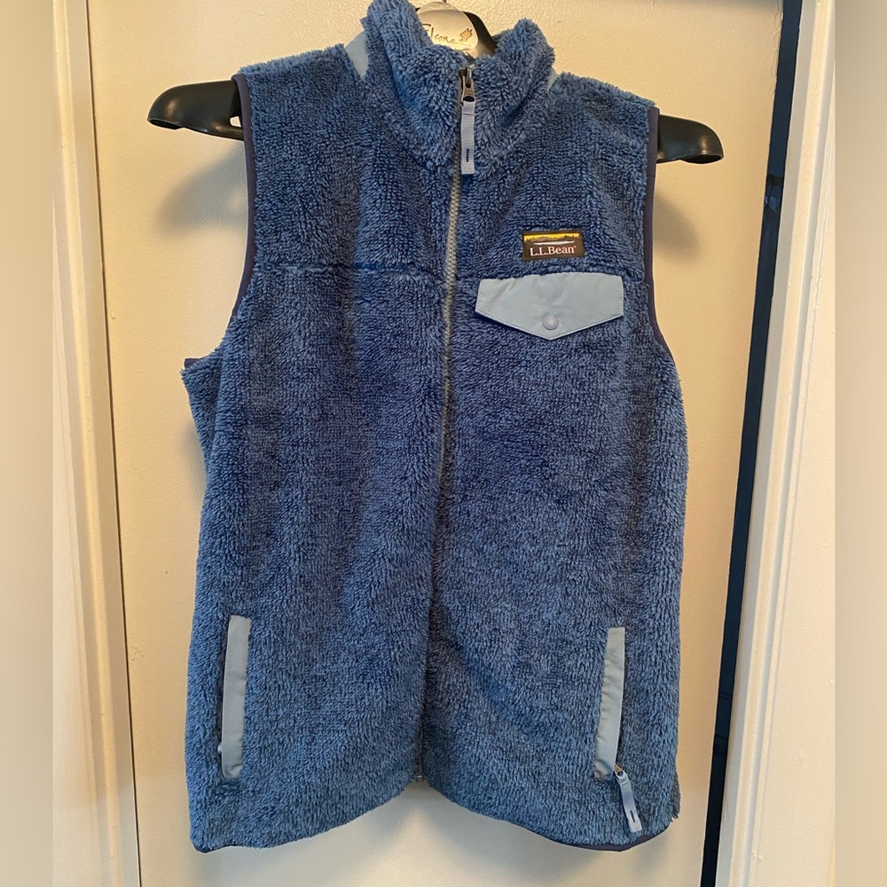 Never worn Sherpa Blue LL Bean vest